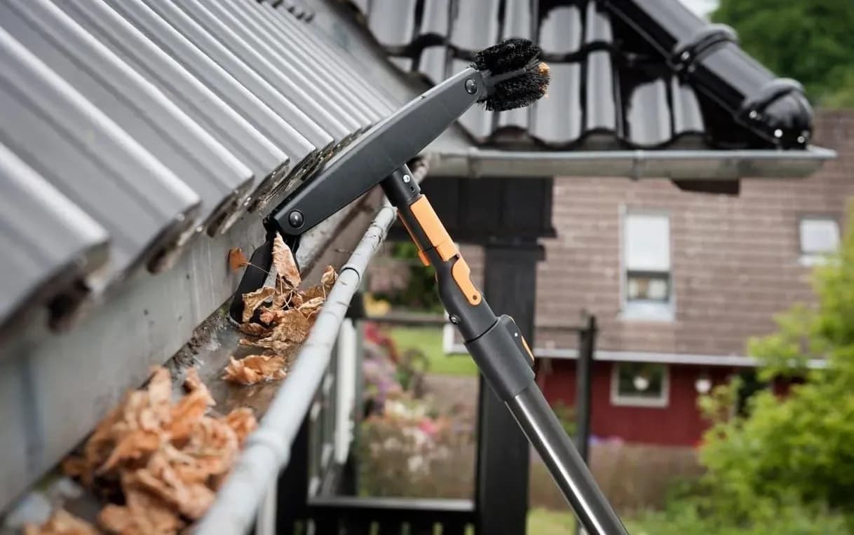Dakgoot Reiniging & Onderhoud - SolidRoofing dakdekker specialist heel Nederland