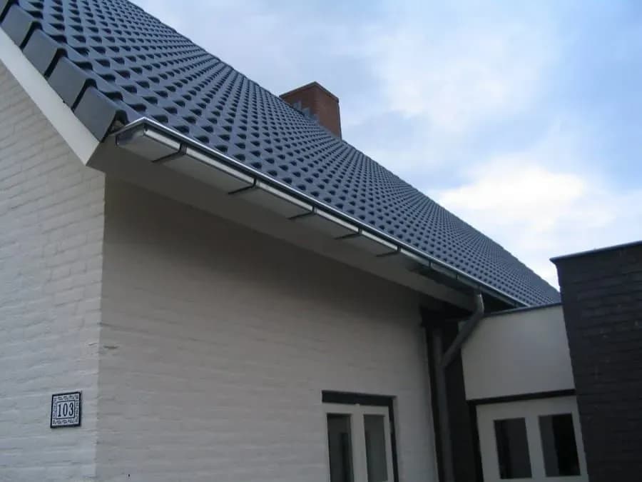 Nieuwe Dakgoten & Gootrenovatie vakkundig uitgevoerd door SolidRoofing - erkend dakdekkersbedrijf met garantie